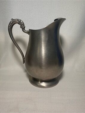 Provincetown Classic Pewter Beverage Pitcher - Elegant Serveware Vintage